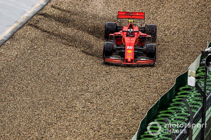 Choque de Charles Leclerc, Ferrari SF90 lo deja fuera de la carrera