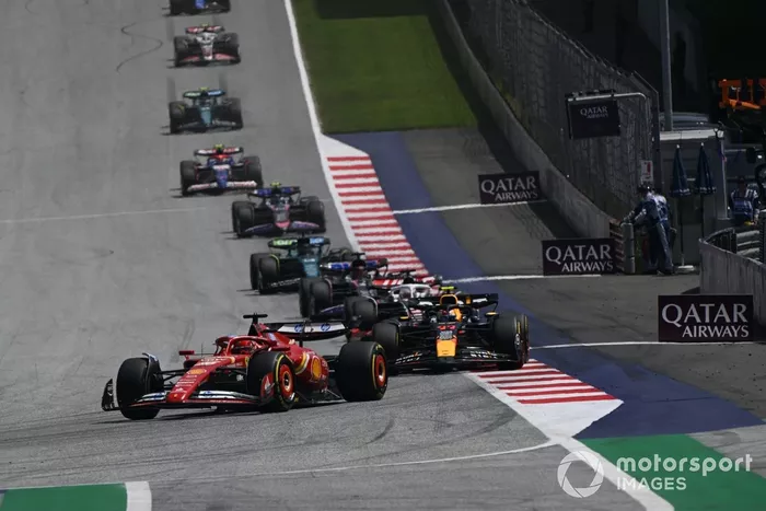 Charles Leclerc, Ferrari SF-24, Sergio Pérez, Red Bull Racing RB20, Kevin Magnussen, Haas VF-24.