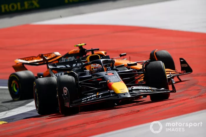 Max Verstappen, Red Bull Racing RB20, Lando Norris, McLaren MCL38, battle for the lead