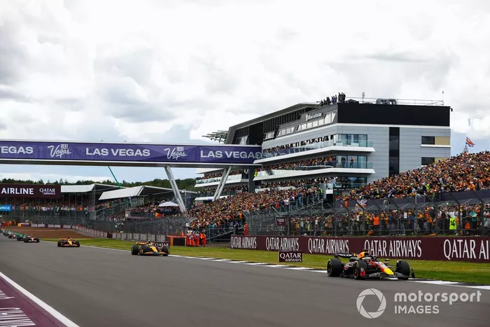 Max Verstappen, Red Bull Racing RB20, Lando Norris, McLaren MCL38