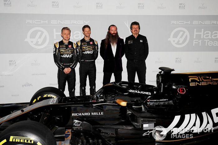 Kevin Magnussen, Haas F1 Team, Romain Grosjean, Haas F1 Team, William Storey CEO de Rich Energy y Guenther Steiner, Team Principal, Haas F1