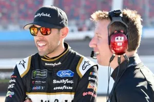 Aric Almirola, Stewart-Haas Racing, Ford Mustang Smithfield