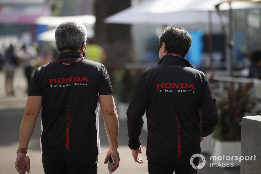 Des ingénieurs Honda.