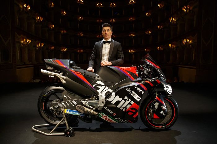 Maverick Viñales, Aprilia Racing Team