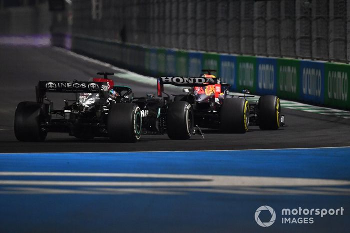 Max Verstappen, Red Bull Racing RB16B, Lewis Hamilton, Mercedes W12