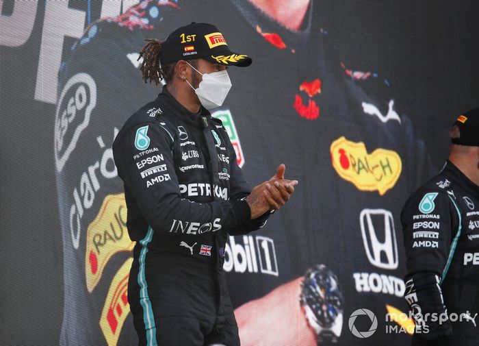 Podio: ganador de la carrera Lewis Hamilton, Mercedes