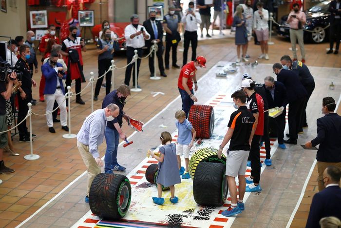 El Príncipe Alberto II de Mónaco, Charles Leclerc Ferrari, Esteban Ocon Alpine, Antonio Giovinazzi Alfa Romeo, Jean Todt, Presidente de la FIA, Mario Isola, Racing Manager, Pirelli Motorsport y Stefano Domenicali, Presidente y CEO F1 