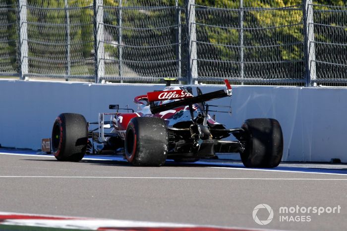 Antonio Giovinazzi, Alfa Romeo Racing C41 choca durante los entrenamientos