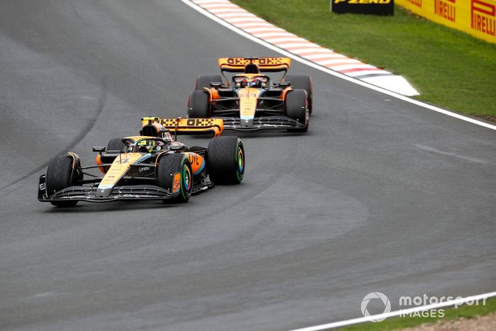 Lando Norris, McLaren MCL60, Oscar Piastri