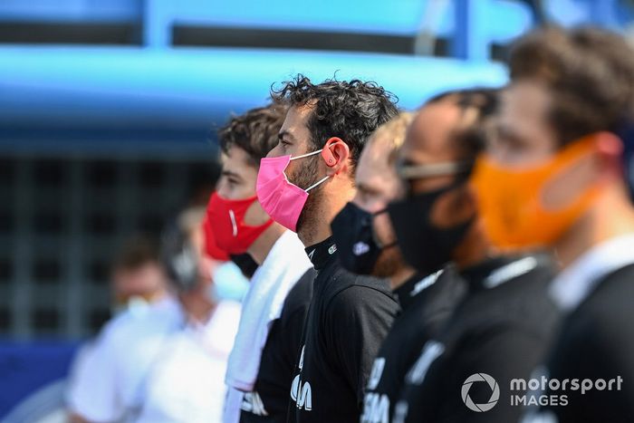 Daniel Ricciardo, Renault F1, está con los otros pilotos en apoyo de la campaña 