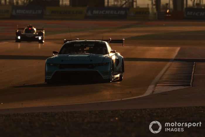 #77 Proton Competition Ford Mustang LMGT3: Ryan Hardwick, Zacharie Robichon, Ben Barker