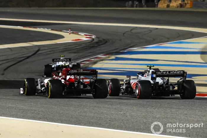 Antonio Giovinazzi, Alfa Romeo Racing C39, Kevin Magnussen, Haas VF-20
