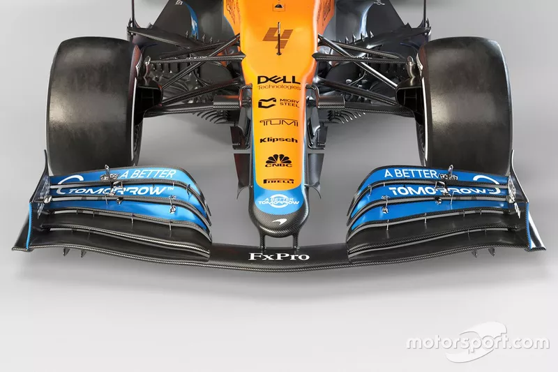 Avant de la McLaren MCL35M
