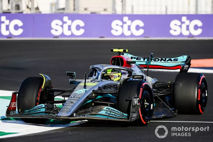 Lewis Hamilton, Mercedes W13