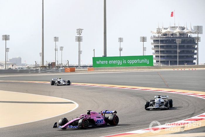 Fernando Alonso, Alpine A522, Pierre Gasly, AlphaTauri AT03, Yuki Tsunoda, AlphaTauri AT03