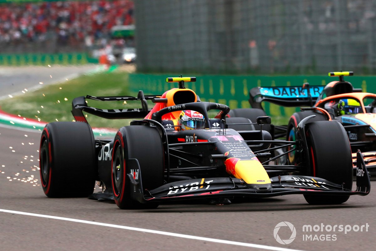 Verstappen'le savaşmakta özgür olan Perez'in hedefi galibiyet 1 Formula 1 Haberleri - F1 Puan Durumu Sergio Perez, Red Bull Racing RB18, Lando Norris, McLaren MCL36