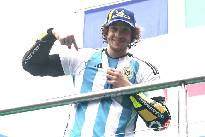 Podio: Ganador Marco Bezzecchi, VR46 Racing Team