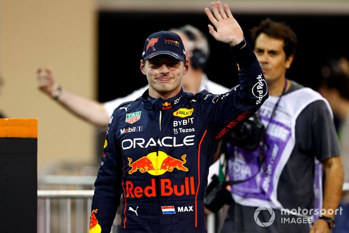 Ganador de la pole, Max Verstappen, de Red Bull Racing, en el Parc Ferme
