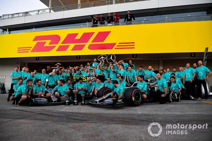 El equipo Mercedes celebra su sexto Mundial de constructores consecutivo