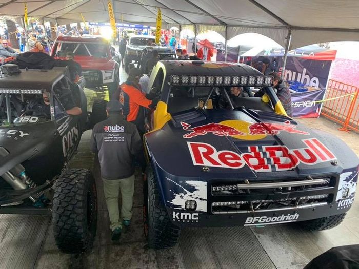 Nasser Al-Attiyah, Toby Price, Ford F-250