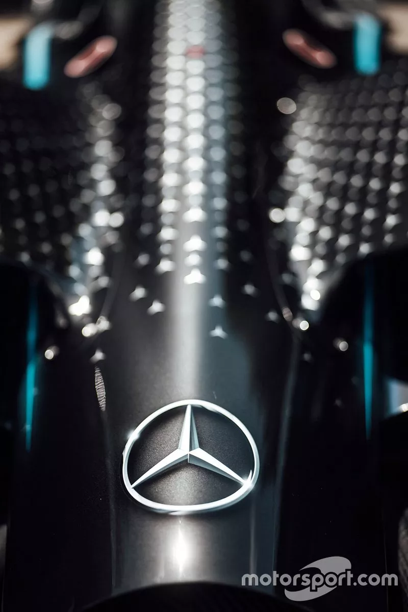 Decoración negra del Mercedes Benz EQ