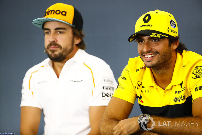 Fernando Alonso, McLaren, y Carlos Sainz Jr., Renault Sport F1 Team