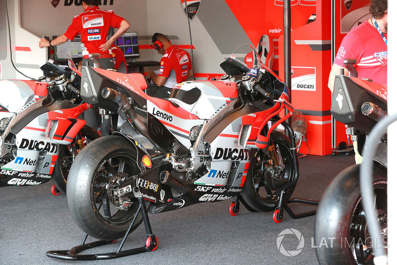 Мотоцикл Андреа Довіціозо, Ducati Team