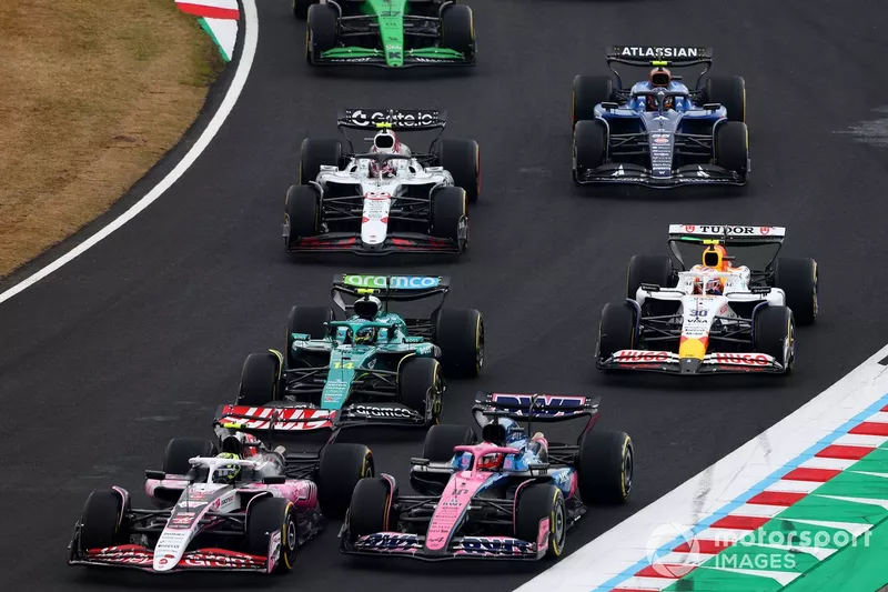 Fernando Alonso, Aston Martin Racing, Pierre Gasly, Alpine, Oliver Bearman, Haas F1 Team