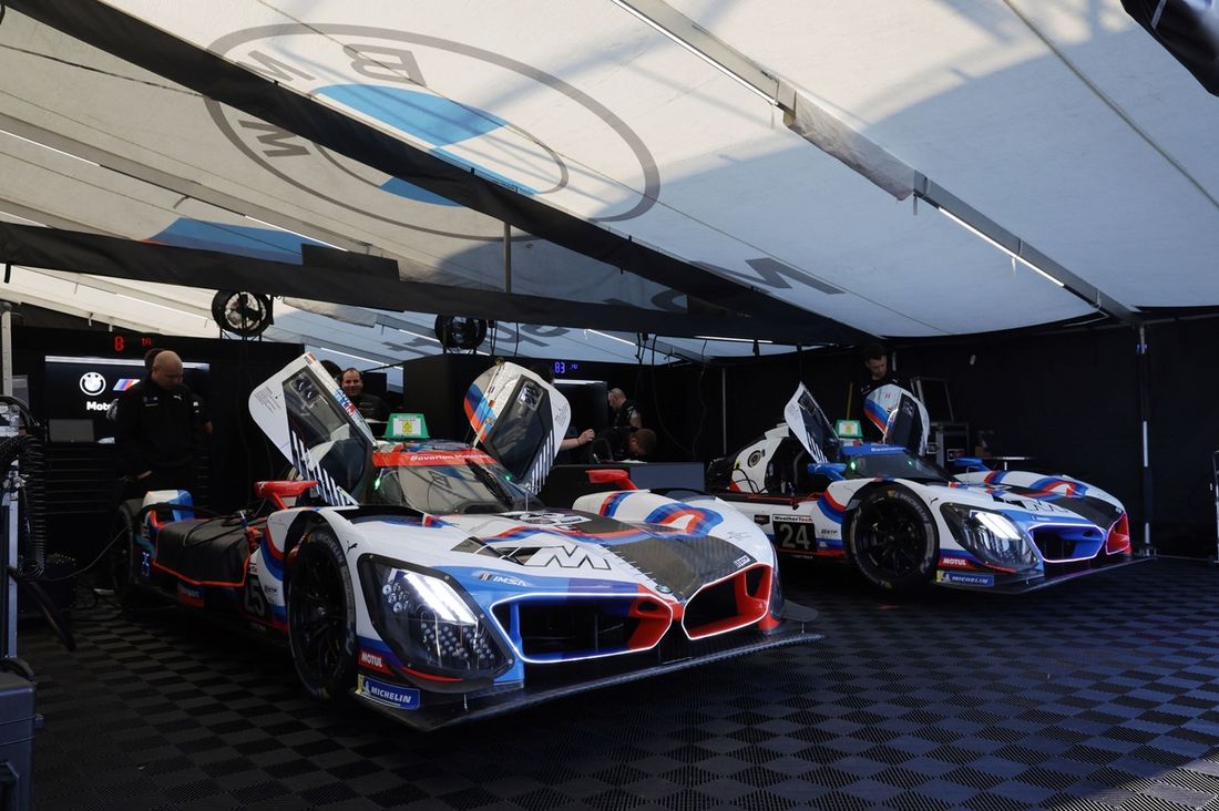 #25 BMW M Team RLL BMW M Hybrid V8: Marco Wittmann, Sheldon Van Der Linde, Robin Frijns, #24 BMW M Team RLL BMW M Hybrid V8: Philipp Eng, Dries Vanthoor, Kevin Magnussen.