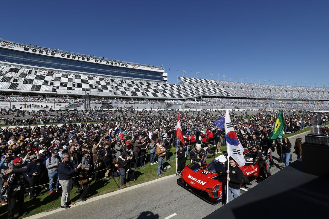 #31 Cadillac Action Express Cadillac V- Series.R: Jack Aitken, Earl Bamber, Frederik Vesti, Felipe Drugovich
