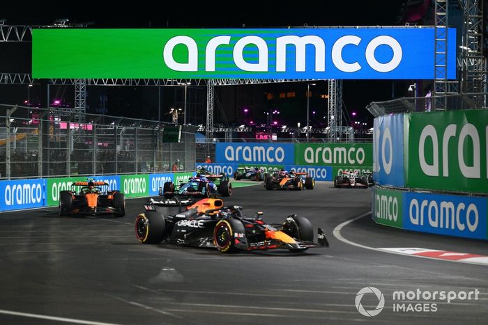 Max Verstappen, Red Bull Racing RB20, Lando Norris, McLaren MCL38, Yuki Tsunoda, RB F1 Team VCARB 01