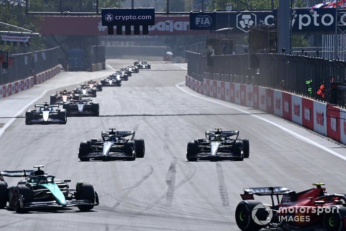 Carlos Sainz, Ferrari SF-23, Fernando Alonso, Aston Martin AMR23, George Russell, Mercedes F1 W14, Lewis Hamilton, Mercedes F1 W14