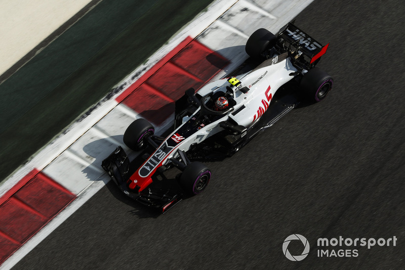 13: Kevin Magnussen, Haas F1 Team VF-18, 1'37.309