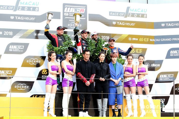 Podio: Ganador de la carrera Esteban Guerrieri, ALL-INKL.COM Münnich Motorsport Honda Civic Type R TCR, segundo Rob Huff, Sébastien Loeb Racing Volkswagen Golf GTI TCR, tercero Norbert Michelisz, BRC Racing Team Hyundai i30 N TCR