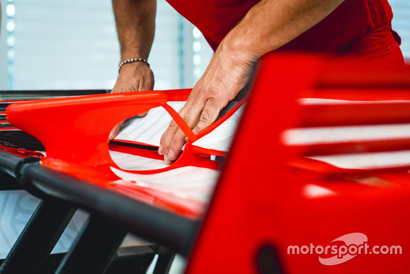 Наклейки Ferrari Philip Morris