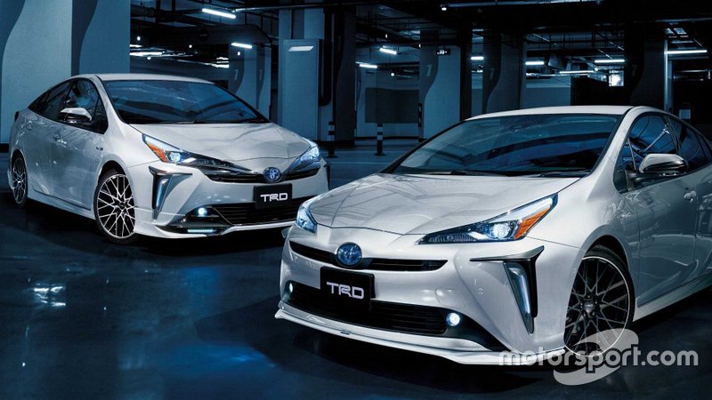 Toyota Prius 2019 року від TRD