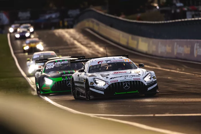 N.º 77 Mercedes-AMG Team Craft Bamboo Racing Mercedes-AMG GT3 EVO: Maximilian Gotz, Ralf Aron, Lucas Auer 