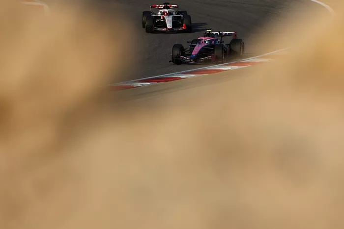 إستيبان أوكون، فريق هاس فورمولا 1، فرانكو كولابينتو، ألبين