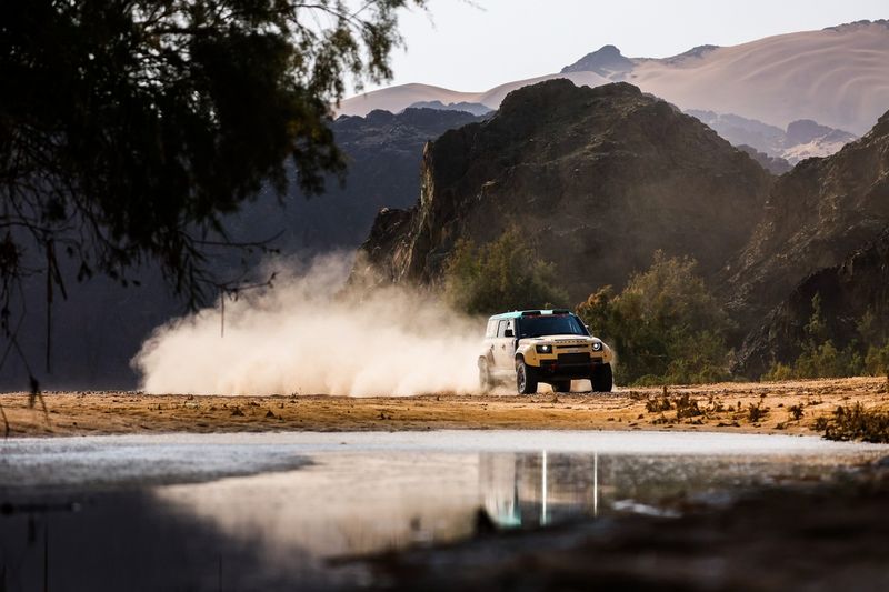 #504 Defender Rally, Defender D7X-R: Sara Price, Sean Berriman 