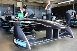 Area garage della Jaguar Racing 