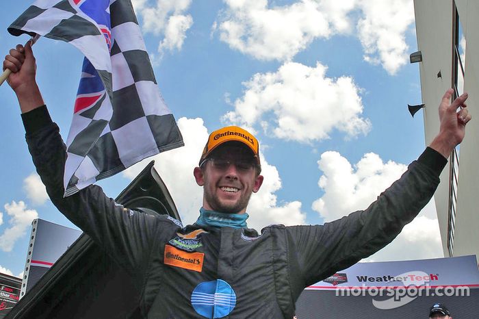 Ganador de la carrera #10 Wayne Taylor Racing Corvette DP: Jordan Taylor