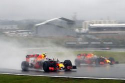 Max Verstappen, Red Bull Racing RB12 et son coéquipier Daniel Ricciardo, Red Bull Racing RB12