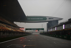 Track atmosphere