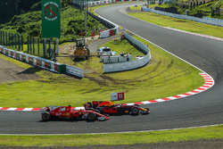 Sebastian Vettel, Ferrari SF70H en Max Verstappen, Red Bull Racing RB13
