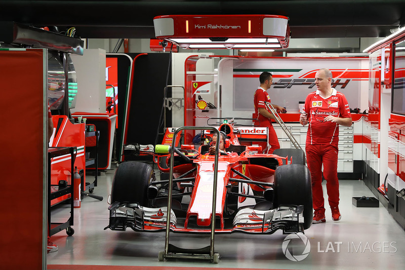 Ferrari SF70H in the garage