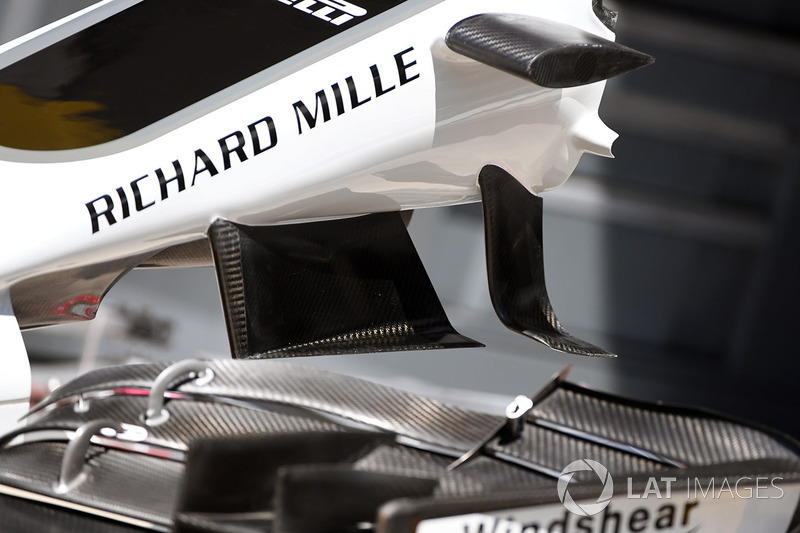 Haas F1 Team VF-17 detalle de ala delantera