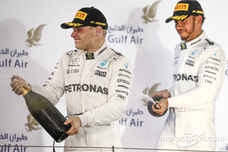 Mercedes no se baja del podio