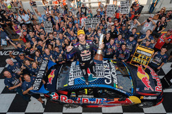 Le vainqueur Shane van Gisbergen, Triple Eight Race Engineering Holden Shane van Gisbergen, Triple Eight Race Engineering Holden