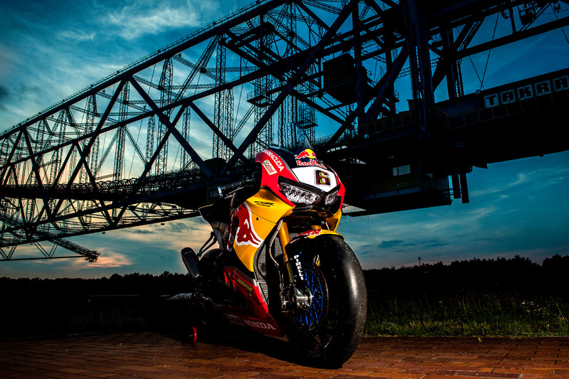 Moto de Stefan Bradl, Honda World Superbike Team en el F60 digger