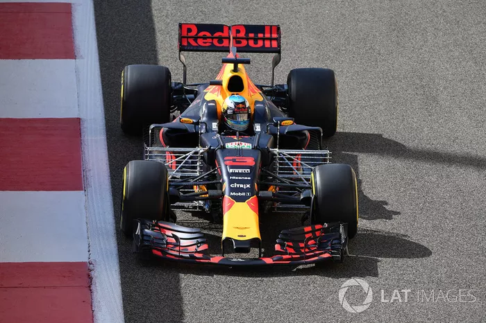 Ricciardo, nachdem er im 2. Training von Grosjean aufgehalten wurde